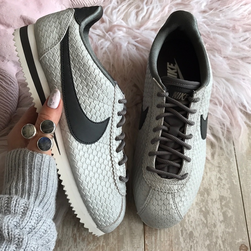 NWT Nike Cortez Classic Special edition - Picture 8 of 8